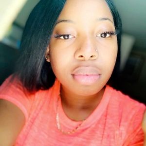 Meet your Posher, Iyania